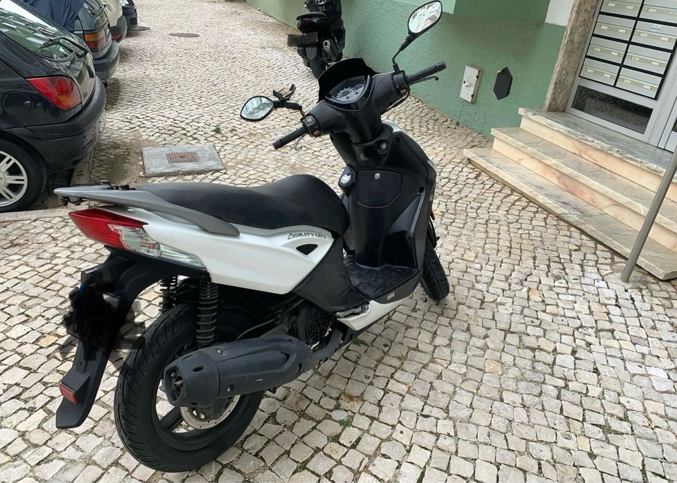 Mota scooter Agility city 125 cc