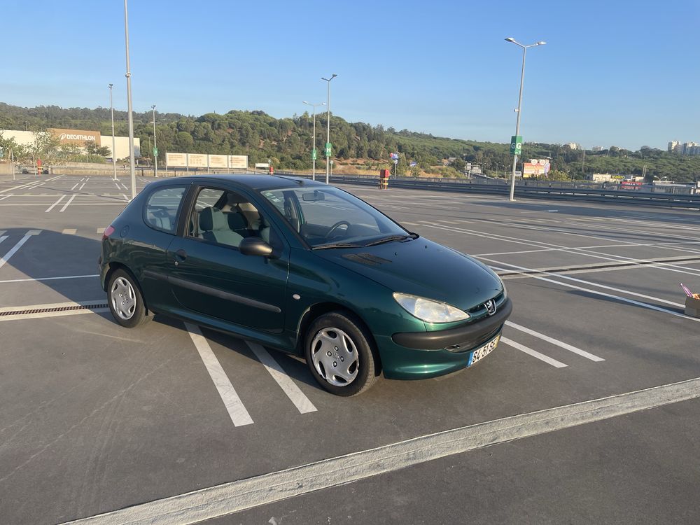 Peugeot 206 1.1 .
