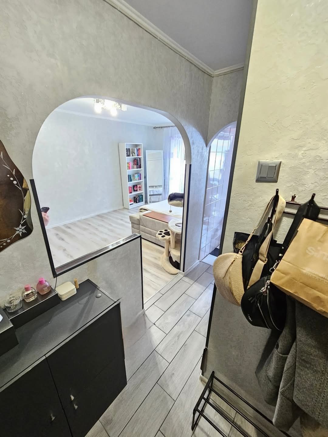 Продам 1-кім квартиру, район 8-9 школи