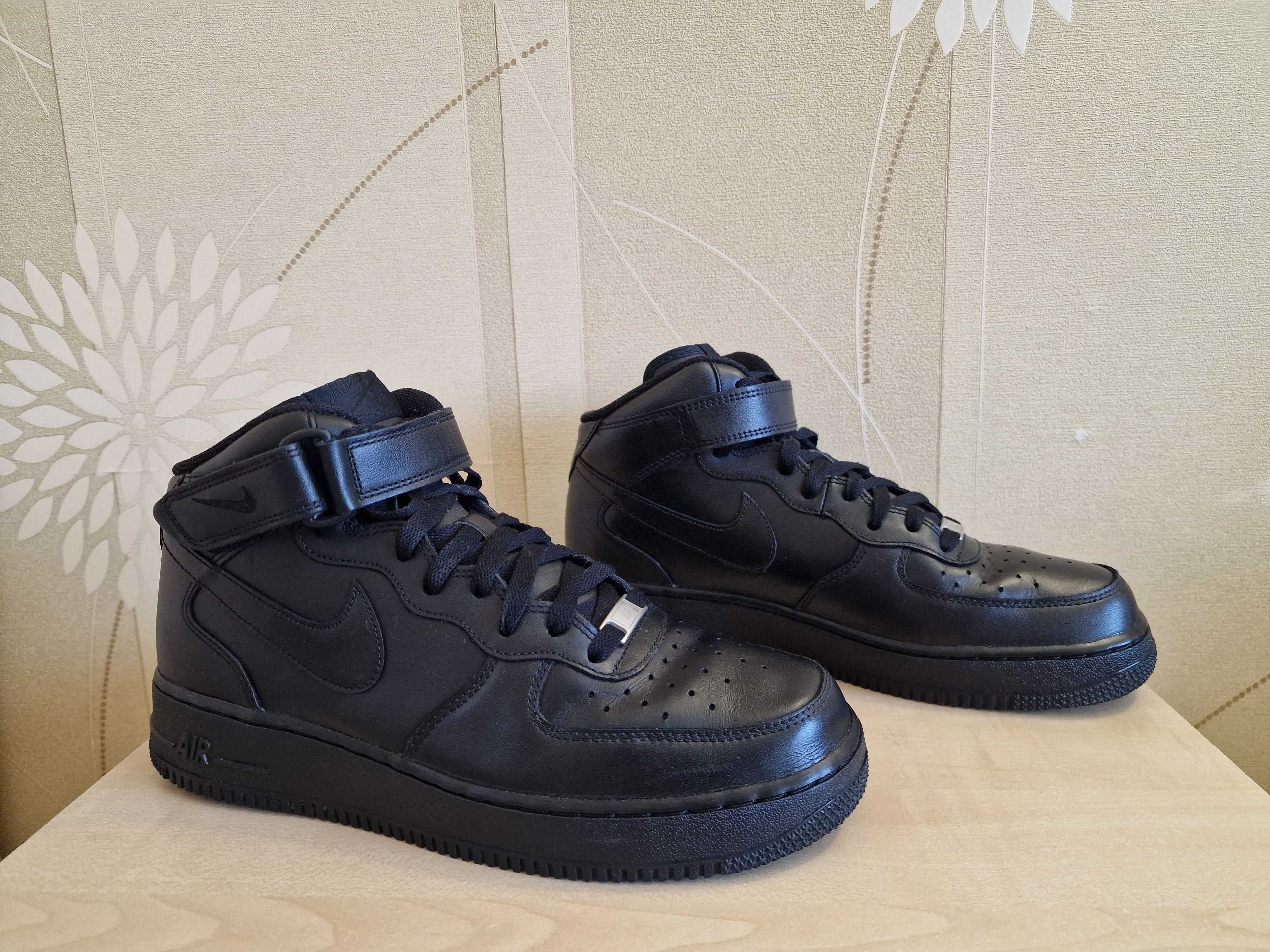 Високі шкіряні кросівки Nike Air Force 1 Mid 07 оригінал розмір 42,5