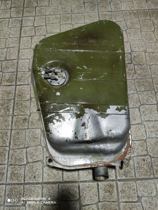 Fiat 127 depósito gasolina