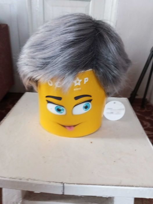 Парики двох видів