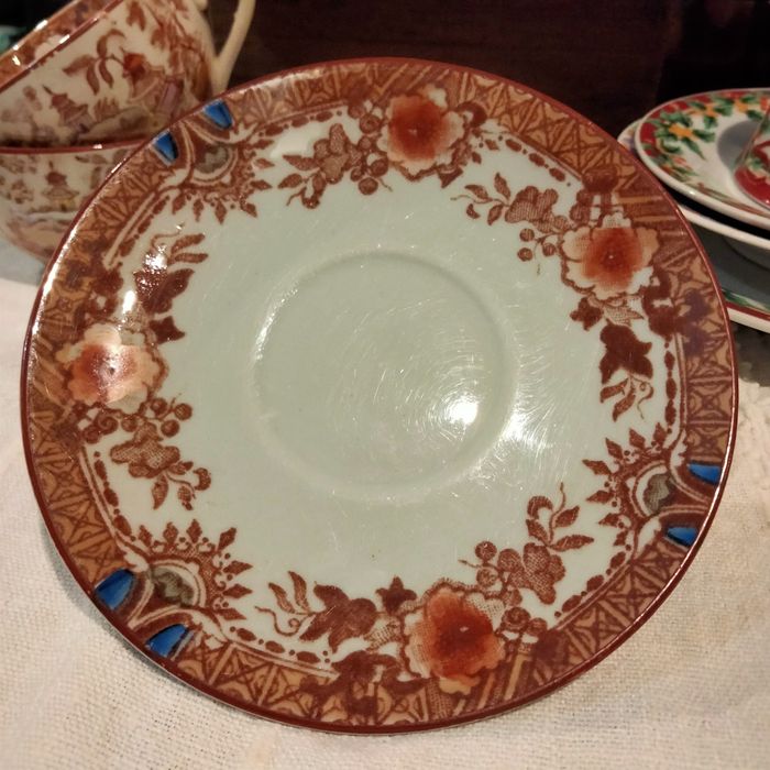 Loiça vintage - Bule, chávenas e jarras