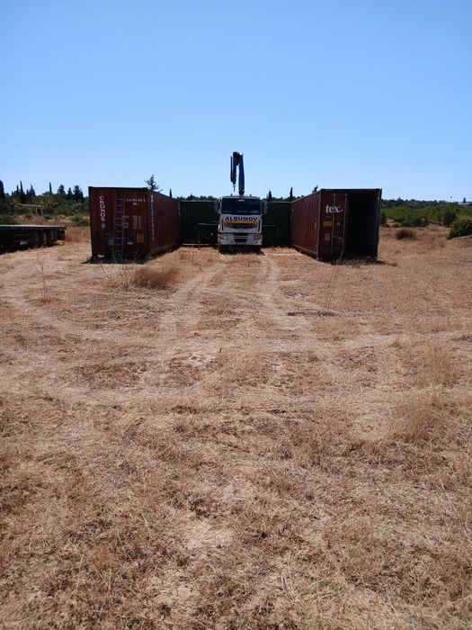 Vendo/alugo ou permuto terreno zona industrial de Algoz com 3contentor
