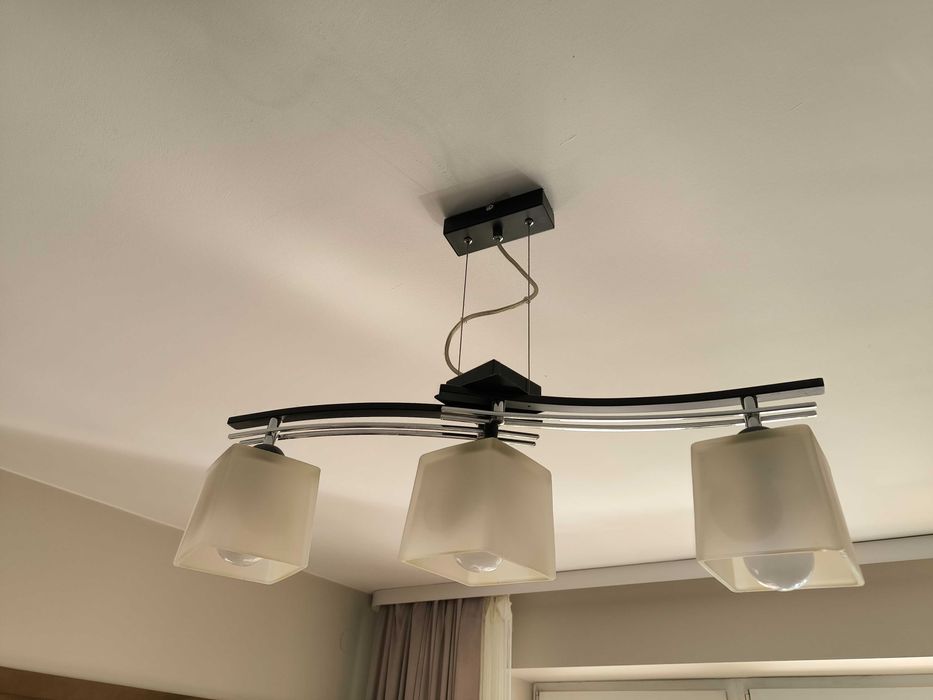 Nowoczesny żyrandol 3-punktowy – elegancki design cena za dwie sztuki