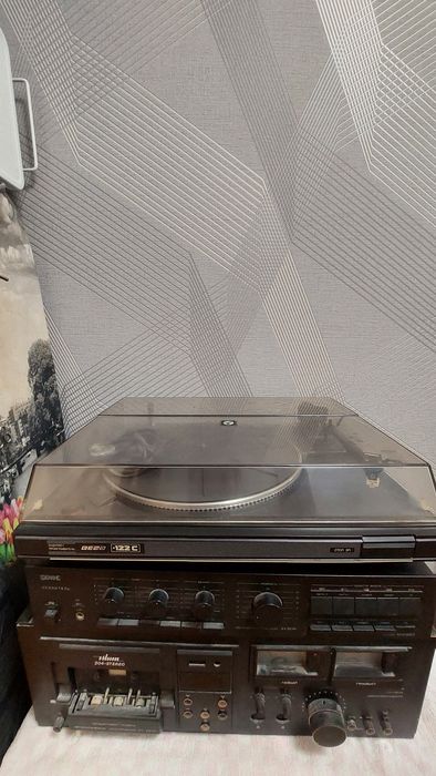 Виниловый проигрыватель
