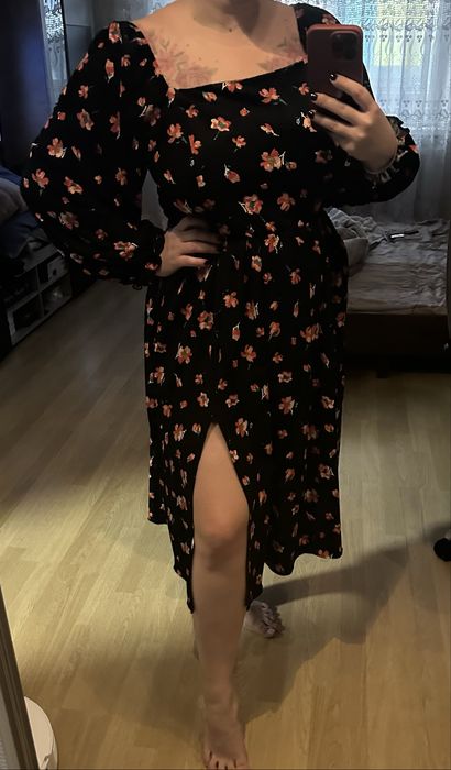 чорна сукня нова з квітами А-силуету EQUILIBRI