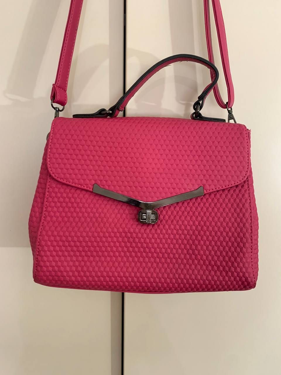 Рожева жіноча сумка