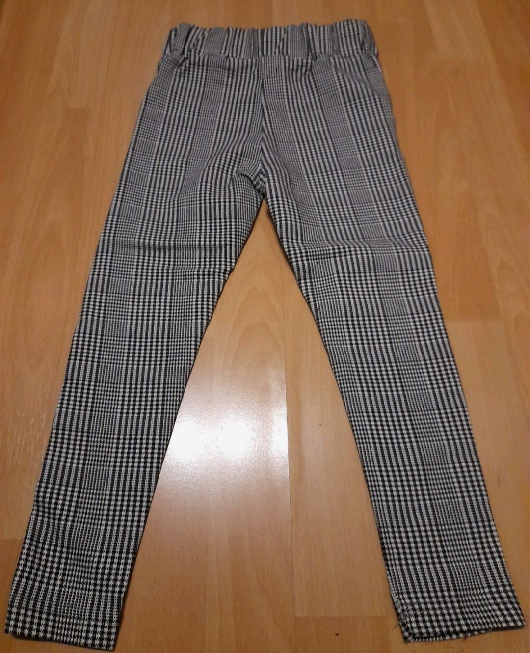 Spodnie dla dziewczynki rozmiar 98/104