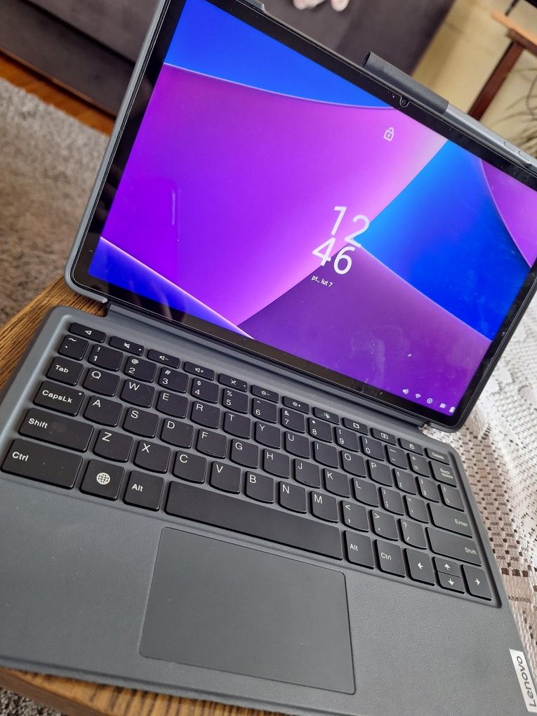 Sprzedam tablet lenovo tab P11 z klawiaturą