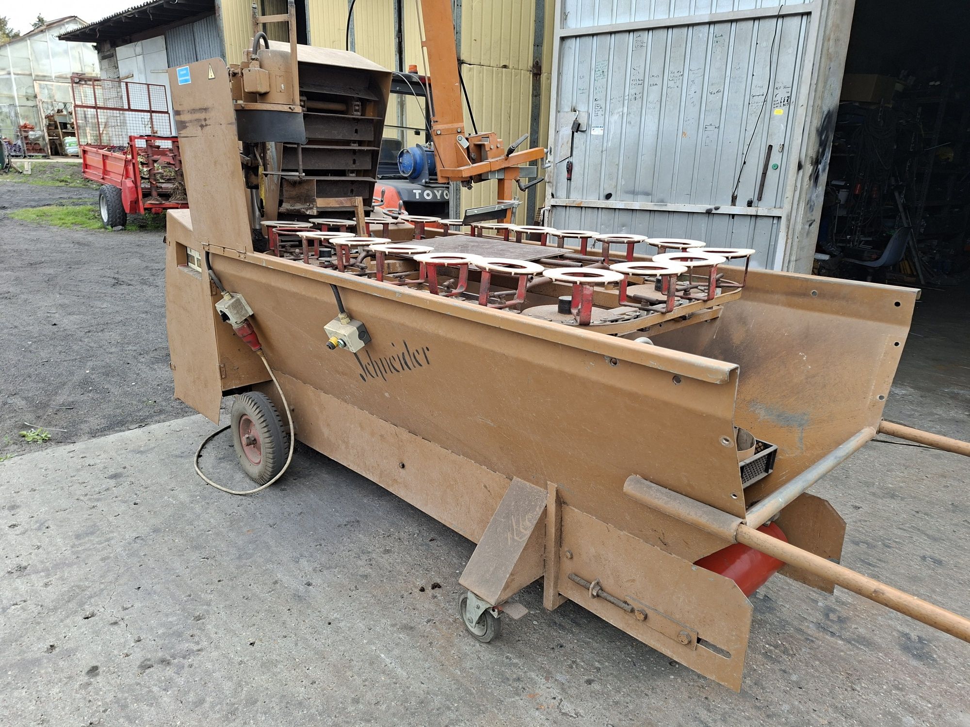 Doniczkarka Javo standard. Mechaniczna podajnik Doniczek.