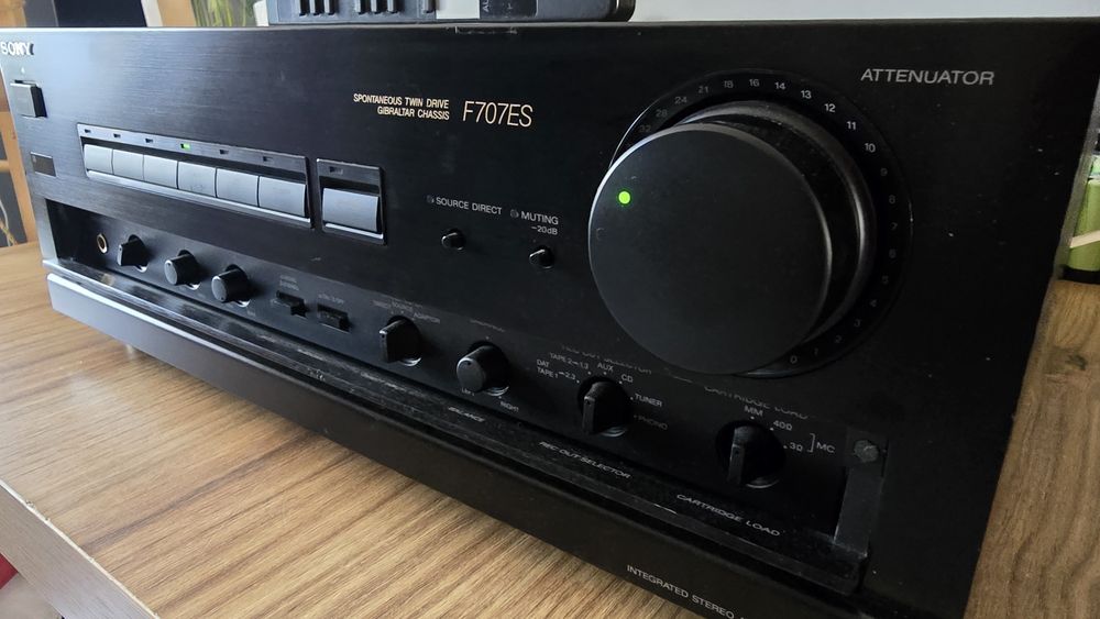 Wzmacnia Sony F707ES