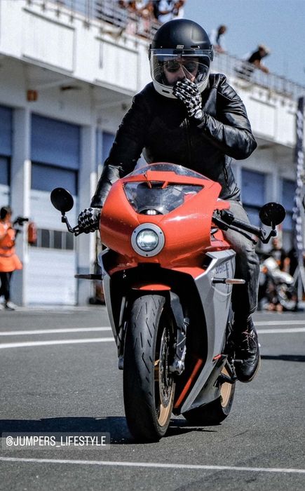 MV Agusta Superveloce 7500km