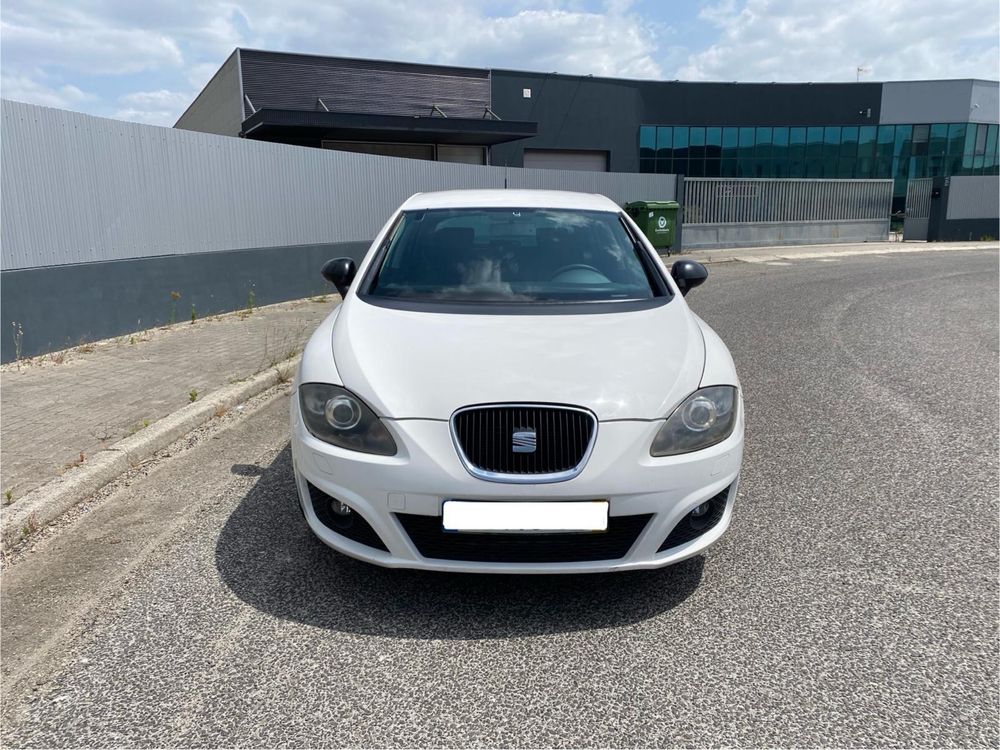 Seat Leon 1.6tdi 105cv c/ engate reboque