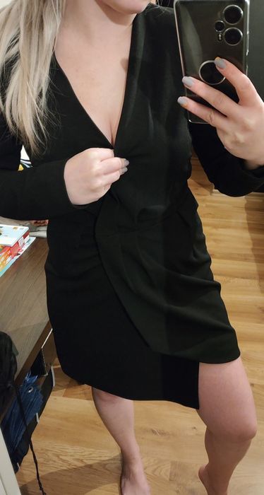 Czarna żakietowa sukienka