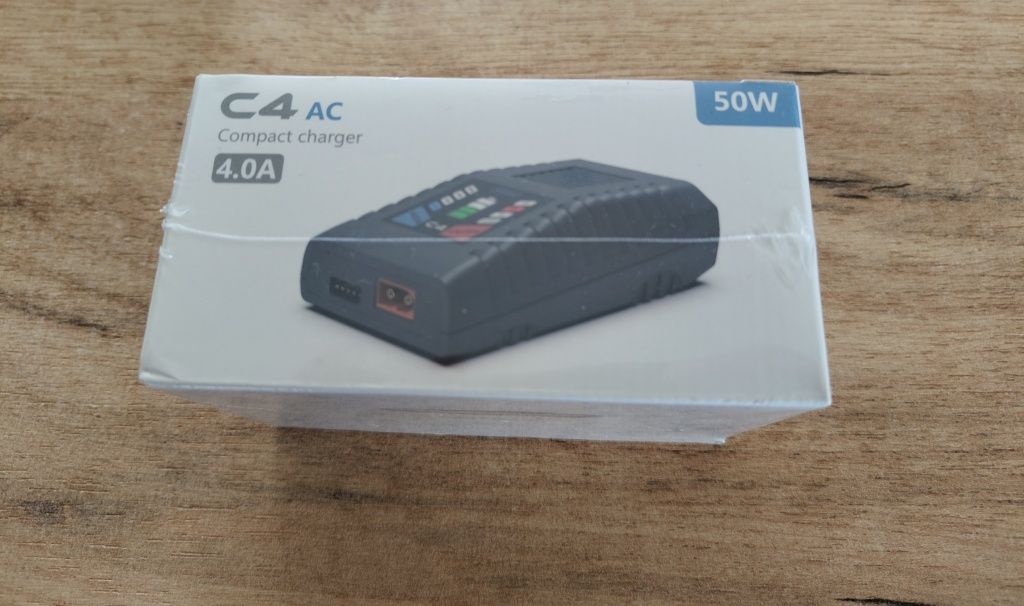 ToolkitRC C4 - ładowarka modelarska z balanserem do akumulatorów lipo