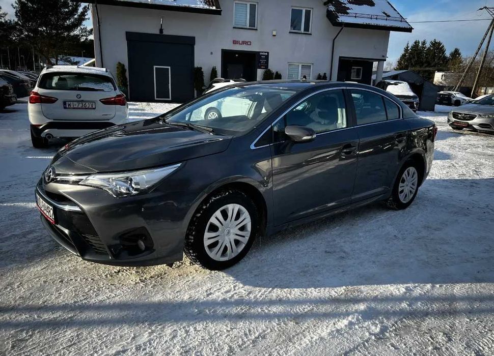 Бампер Toyota Avensis T27 Тойота розборка разборка шрот