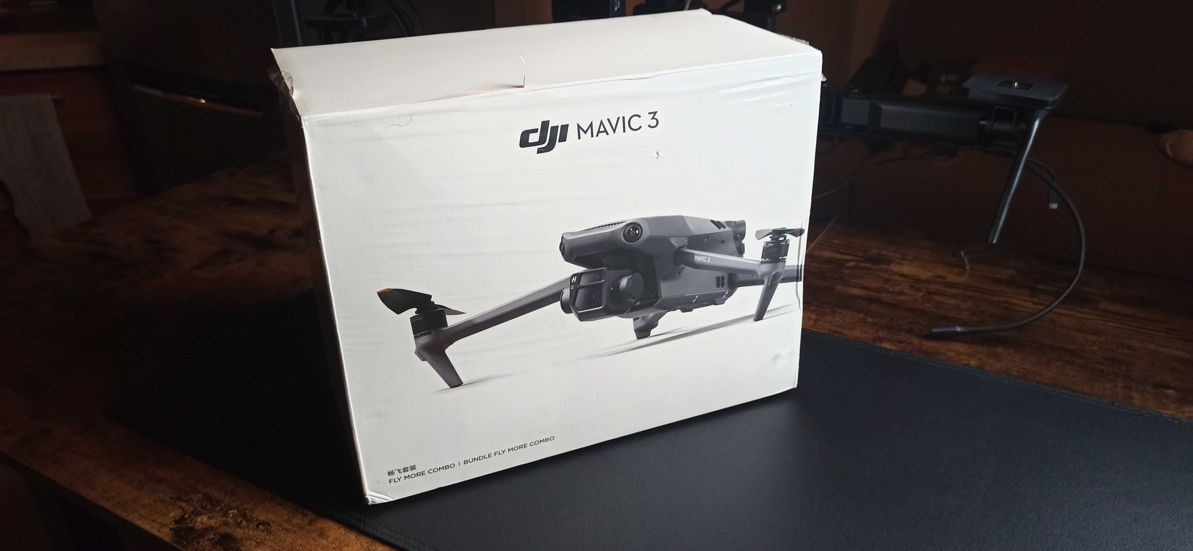 Dron DJI Mavic 3 Fly More Combo 8000 m 5000 mAh