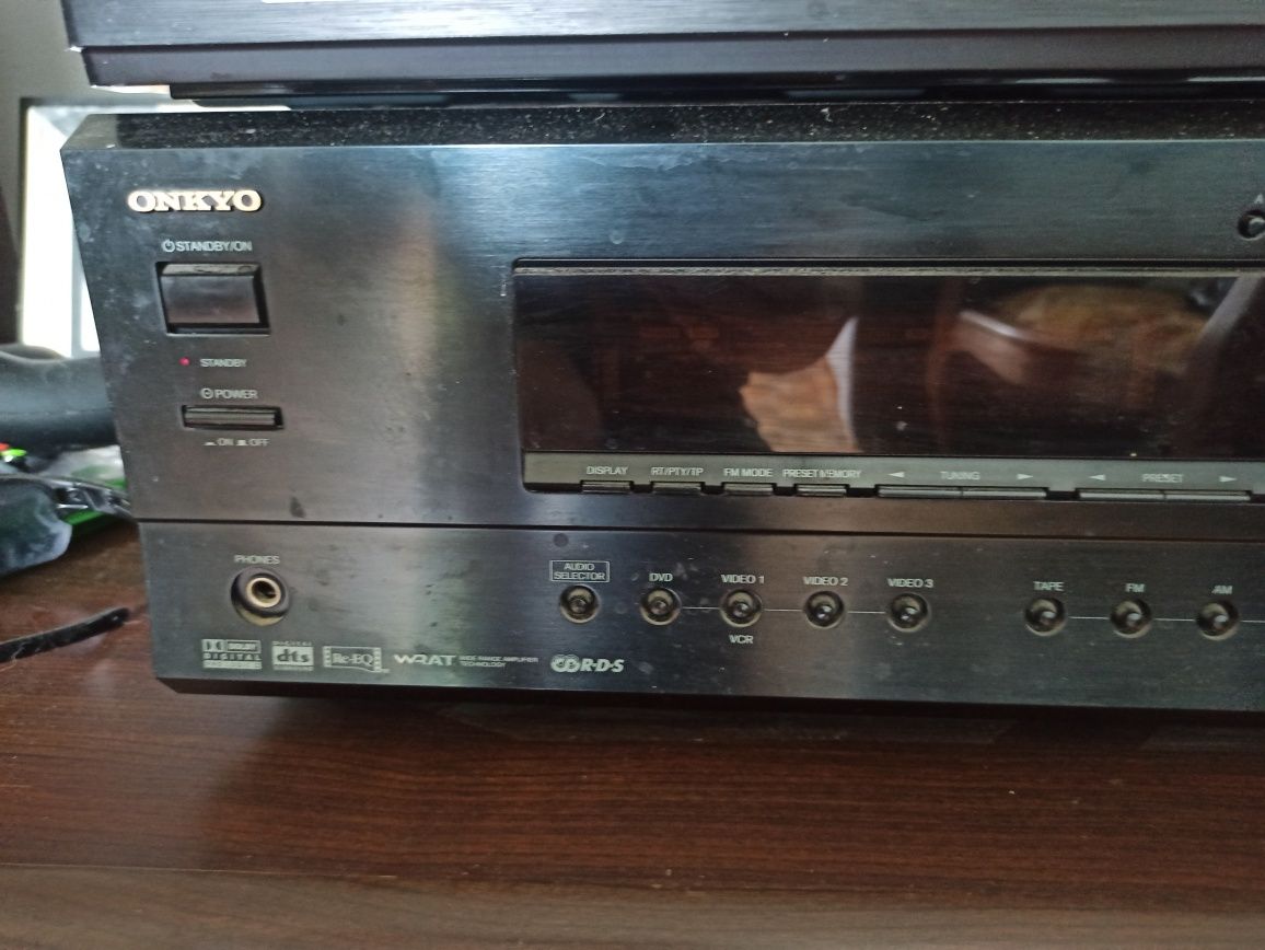 Sprzedam amplituner kina domowego Onkyo  T-X ds 595