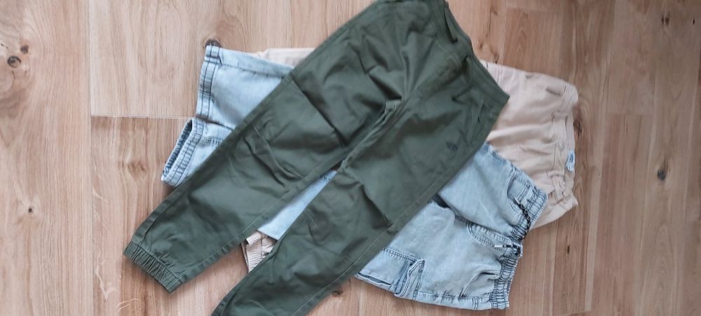 3 pary spodnie joggery 4F Reserved rozm. 157