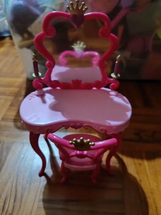 Toucador e cadeira Barbie