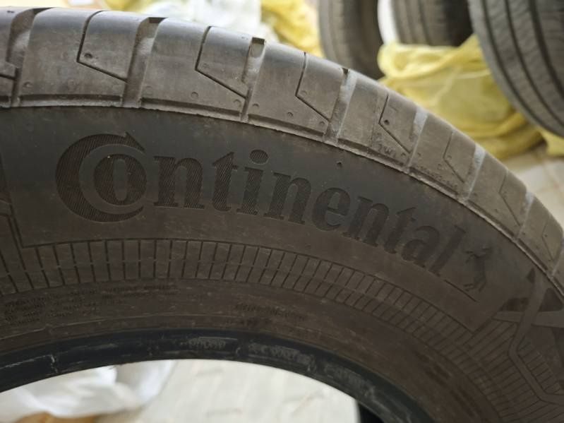4x Continental VanContact Eco 215/70R15C