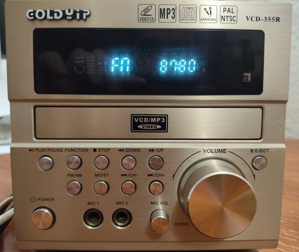 Усилитель звука Goldyip VCD-355R на запчасти. Мощный трансформатор.