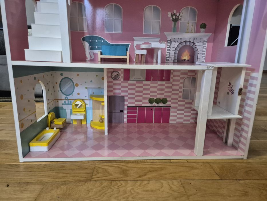 Domek dla lalek wys. 80 cm