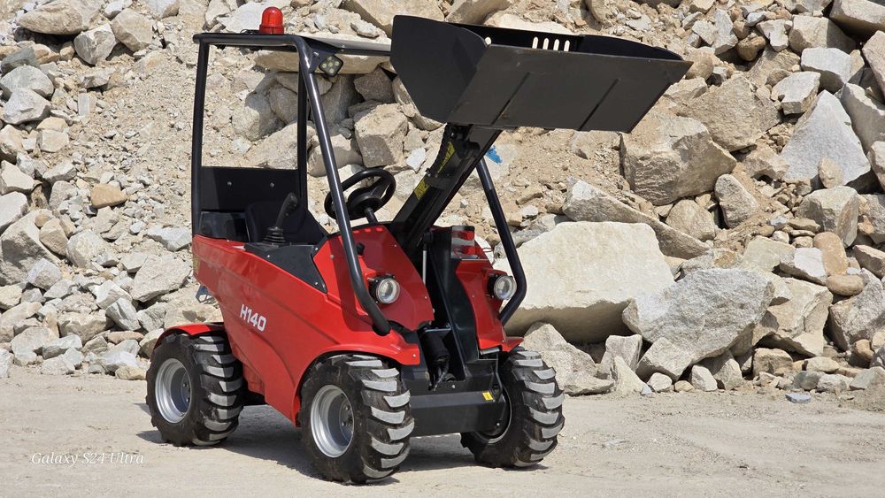 NOWA Mini ładowarka H140 kołowa 4x4 Miniładowarka Traktorek 27KM