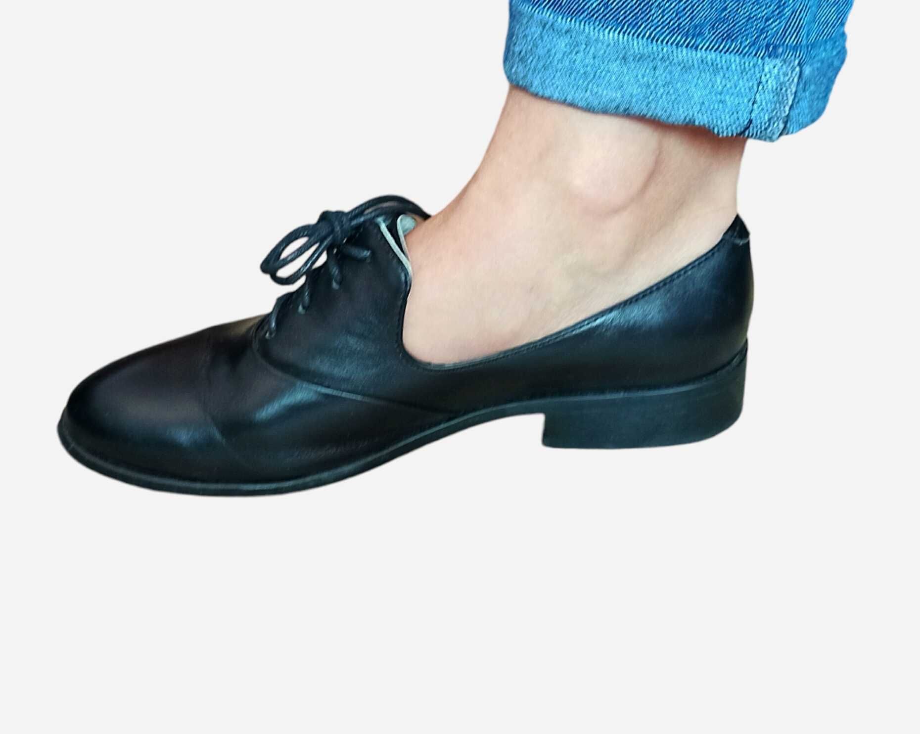 Жіночі чорні шкіряні туфлі Madiro