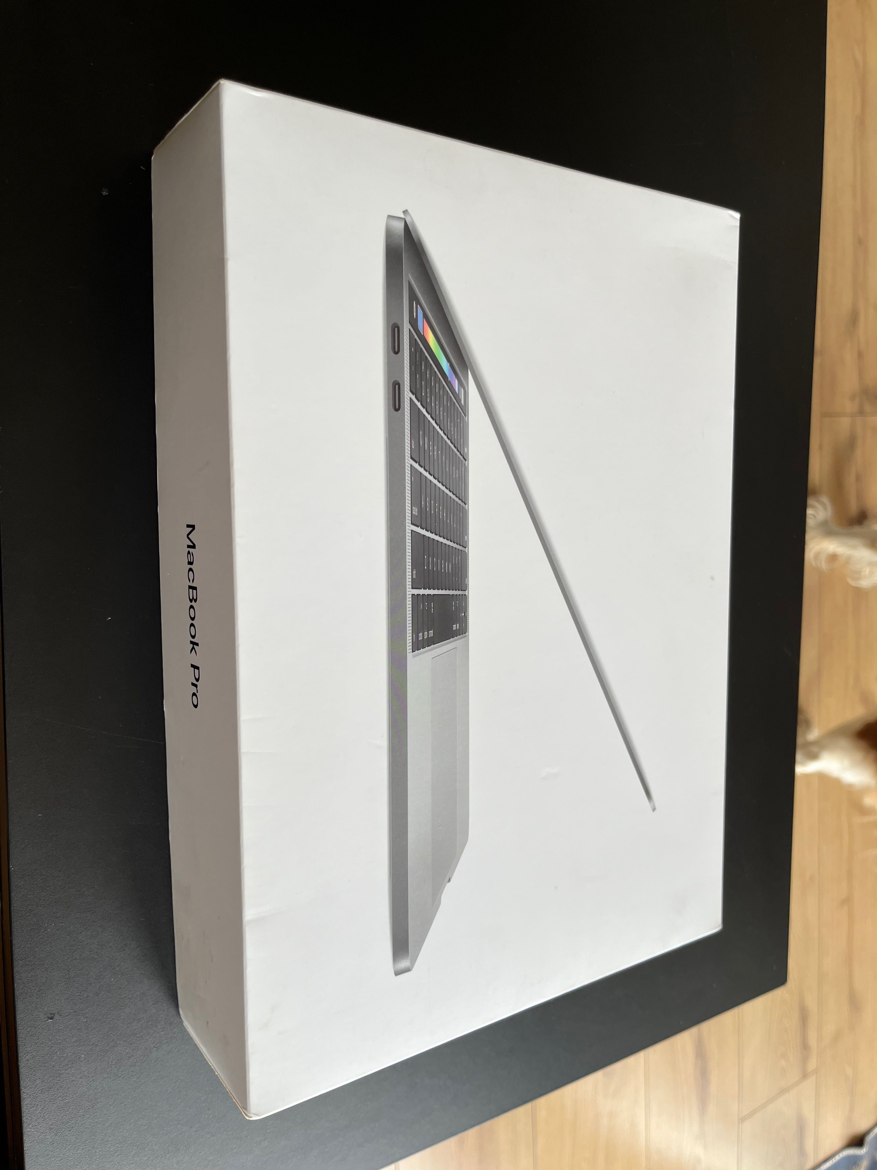 Mac Book PRO 13”  / zepsuta taśma sygnałowa