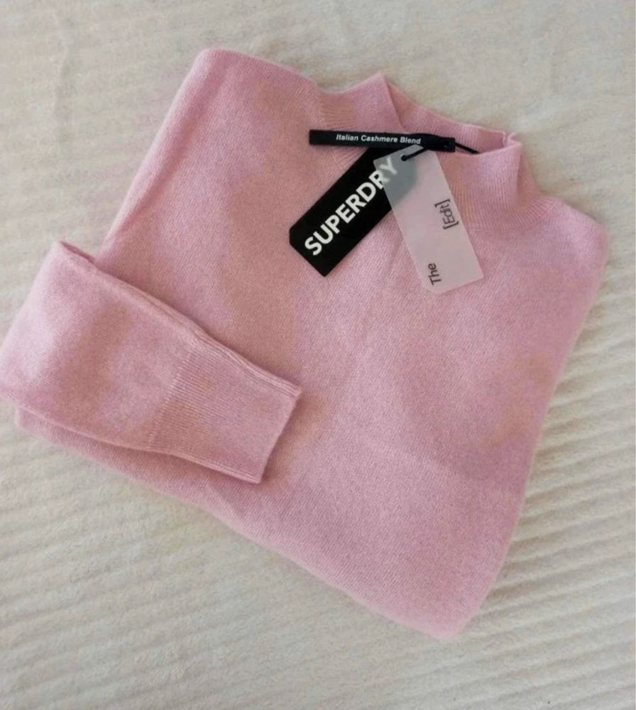 Bardzo miękki sweterek z dodatkiem kaszmiru SUPERDRY
