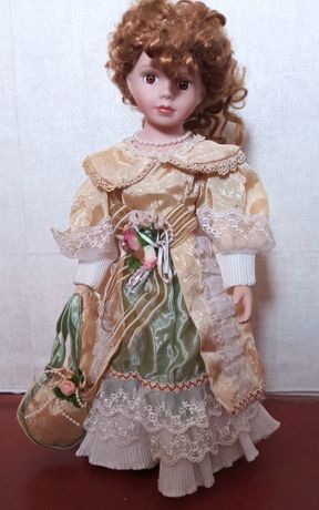 Кукла фарфоровая 40см