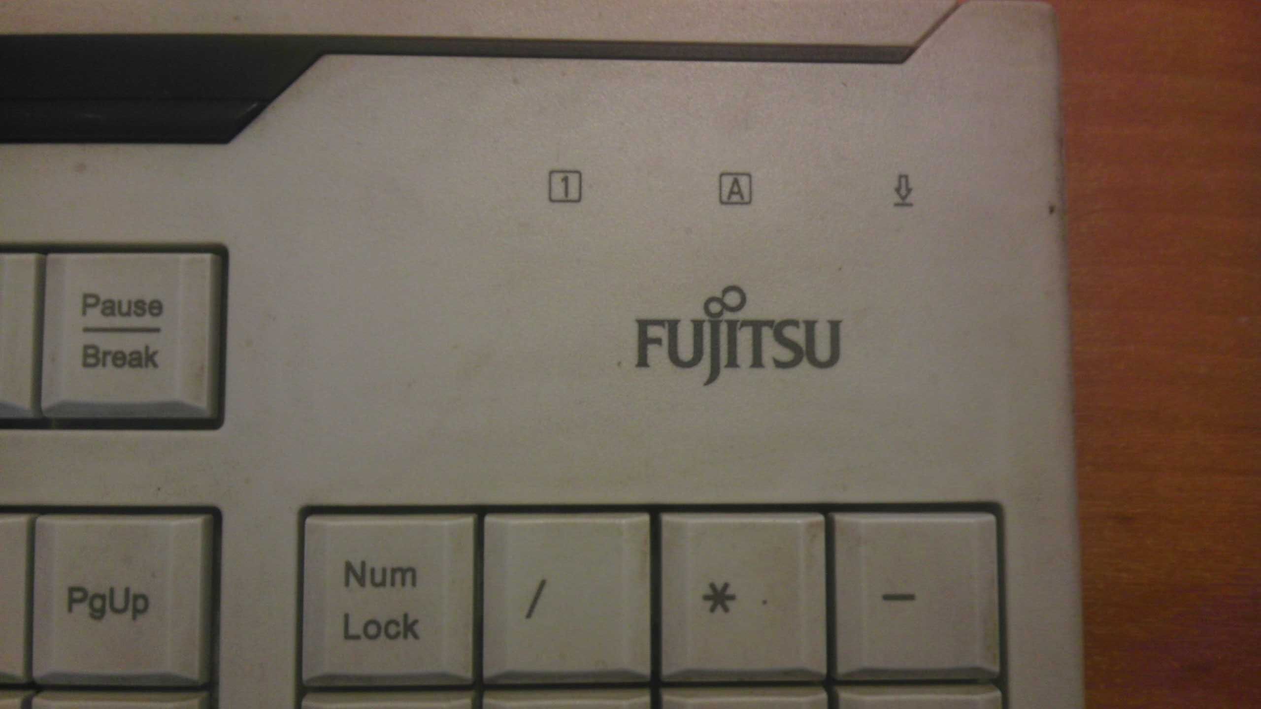 Клавиатура Fujitsu.