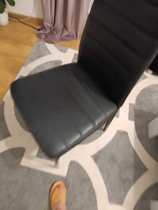 Sprzedam 2 krzesła