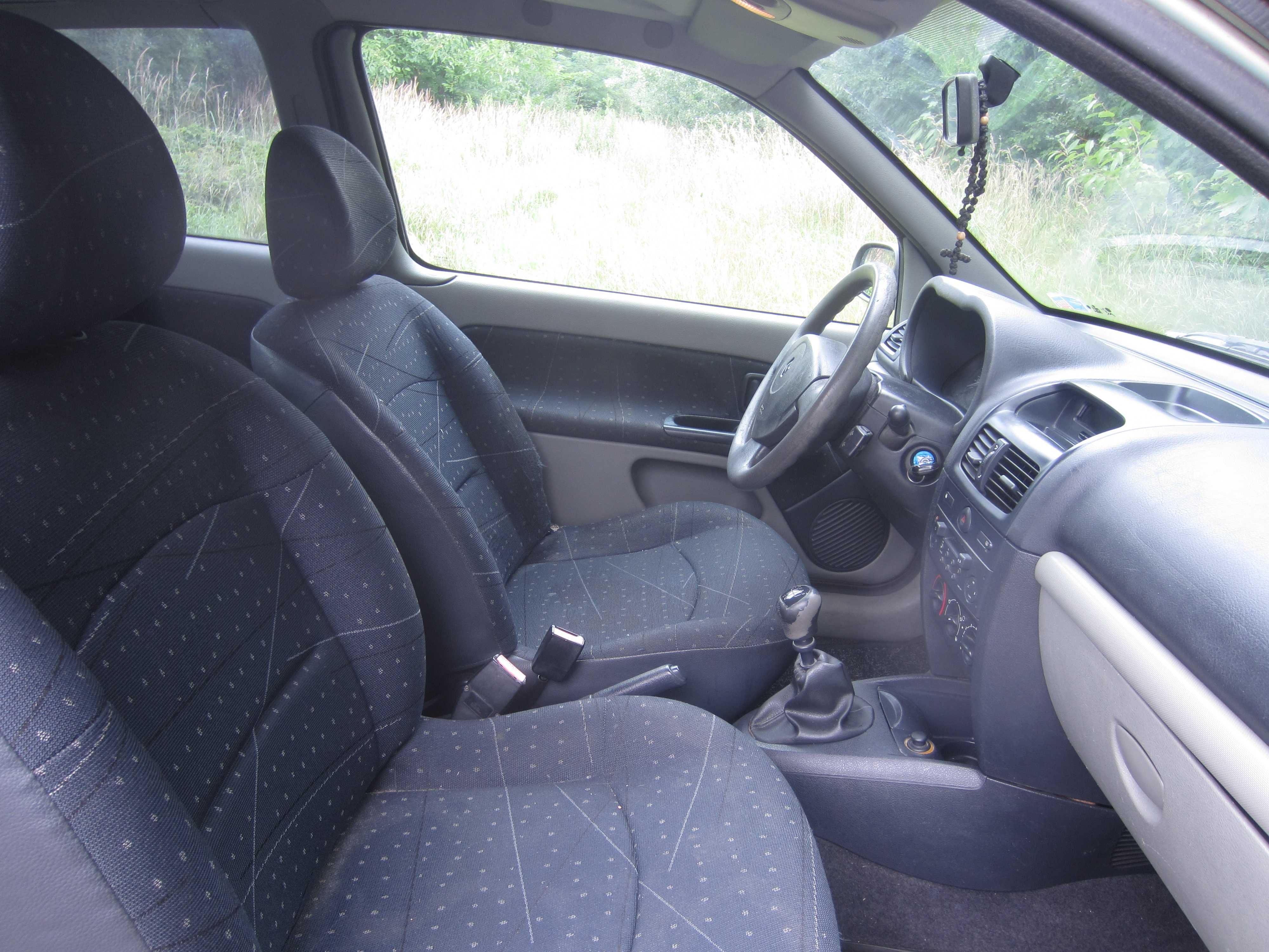 Renault Clio z 2002 r., silnik - 1,2 benzyna, w pełni sprawny
