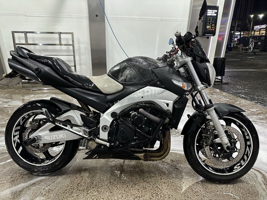 Suzuki gsr 600 2006