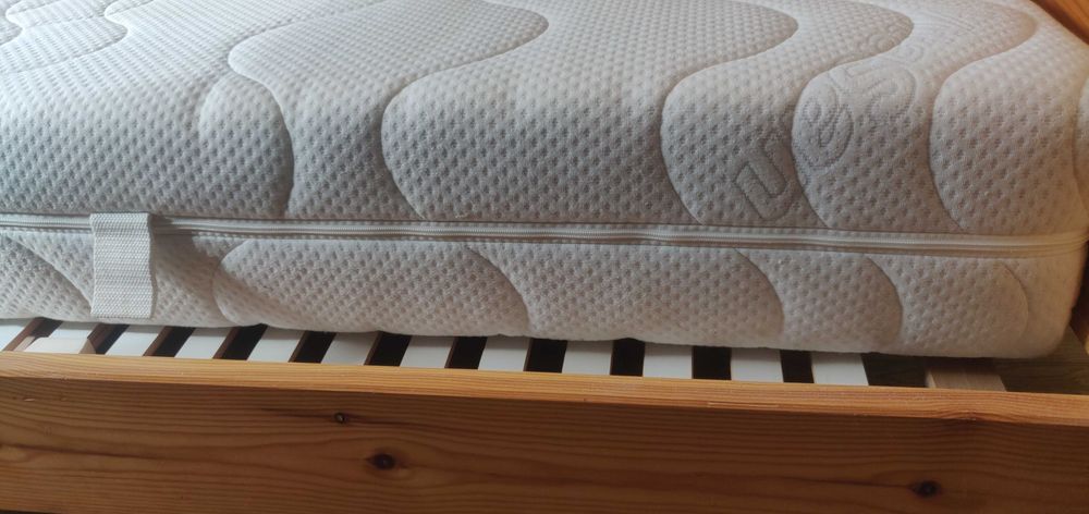 Łóżko IKEA (z lub bez materaca)