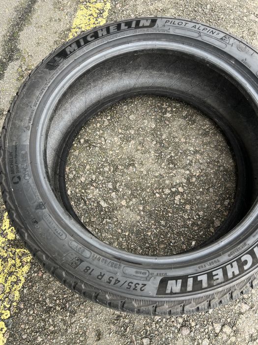Резина зимова 235 45 r18 michelin