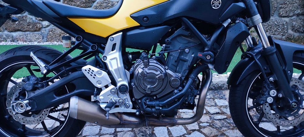 Yamaha MT-07 Amarela