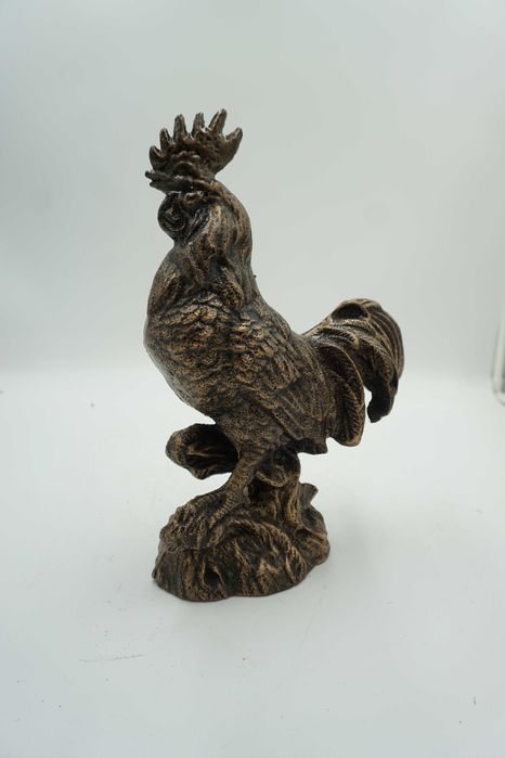 Żeliwna figurka kogut