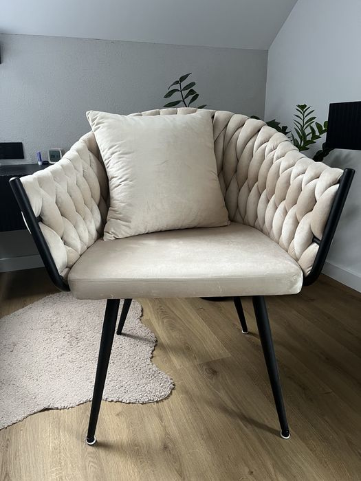 Krzesło welurowe (beżowe) glamour