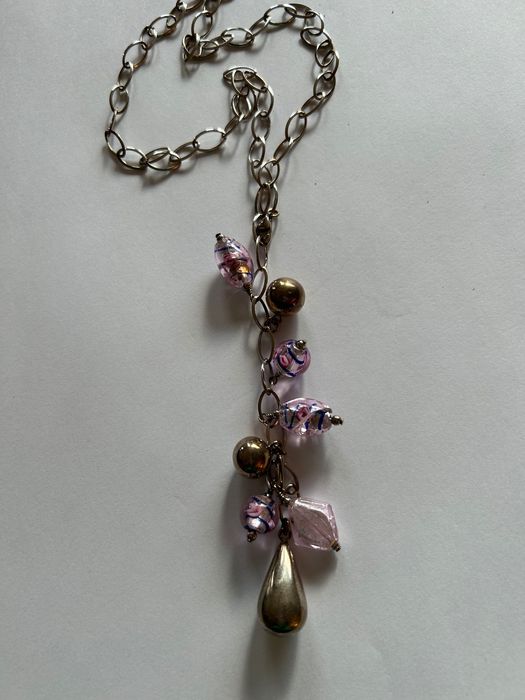 wisior srebrny z różowymi detalami firmy kruk