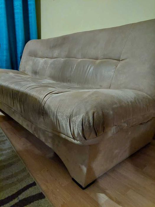 tapczan kolor beżowy