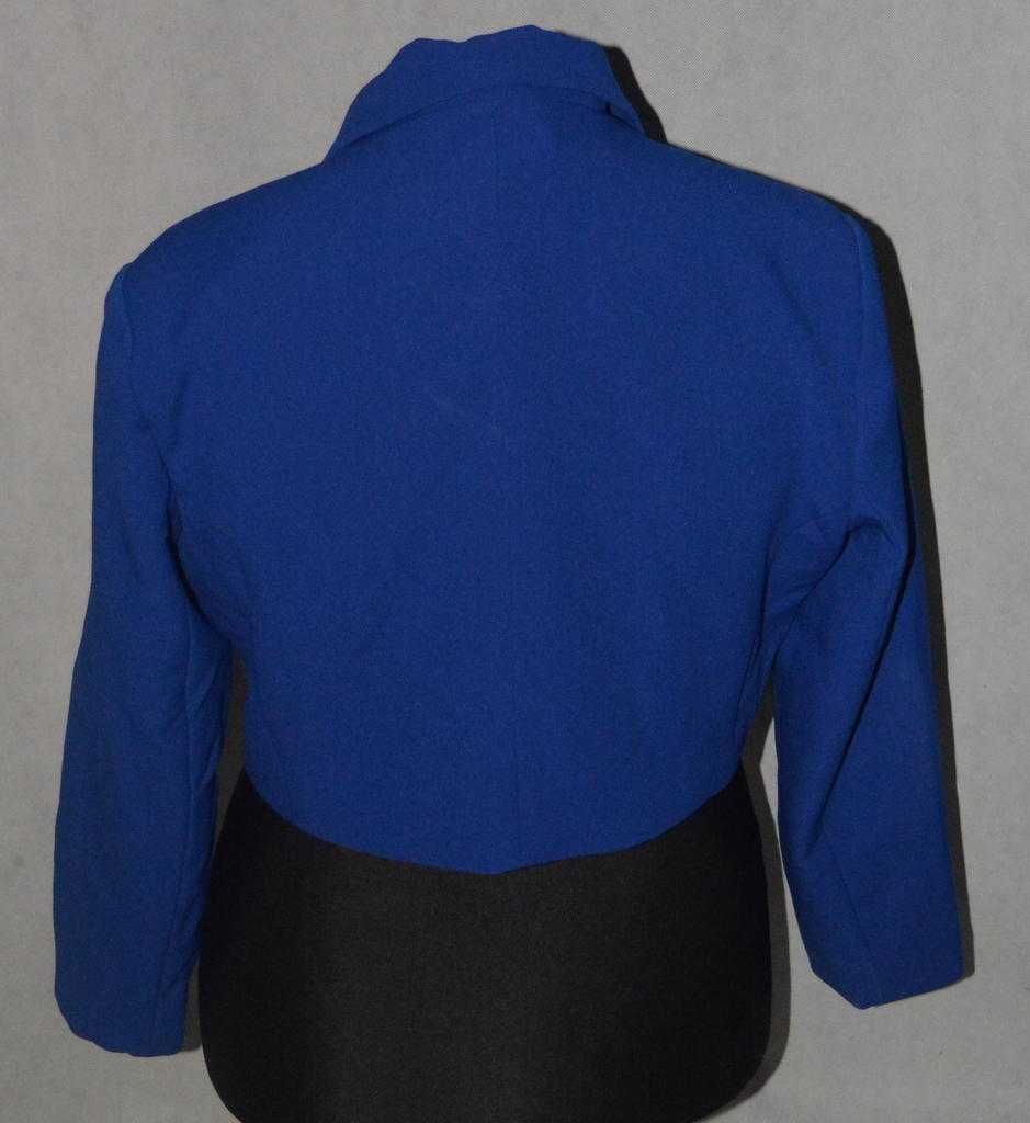 Krótki kobaltowy żakiet Pull&Bear XL