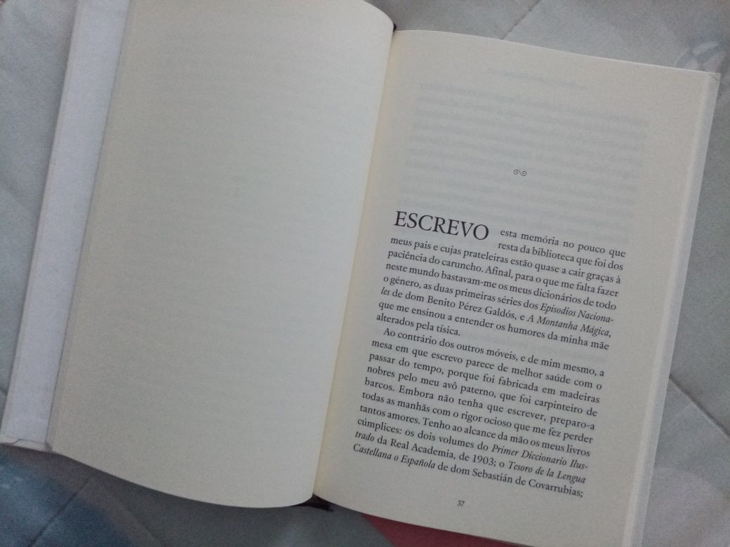 Livro Memória das minhas pu*** tristes