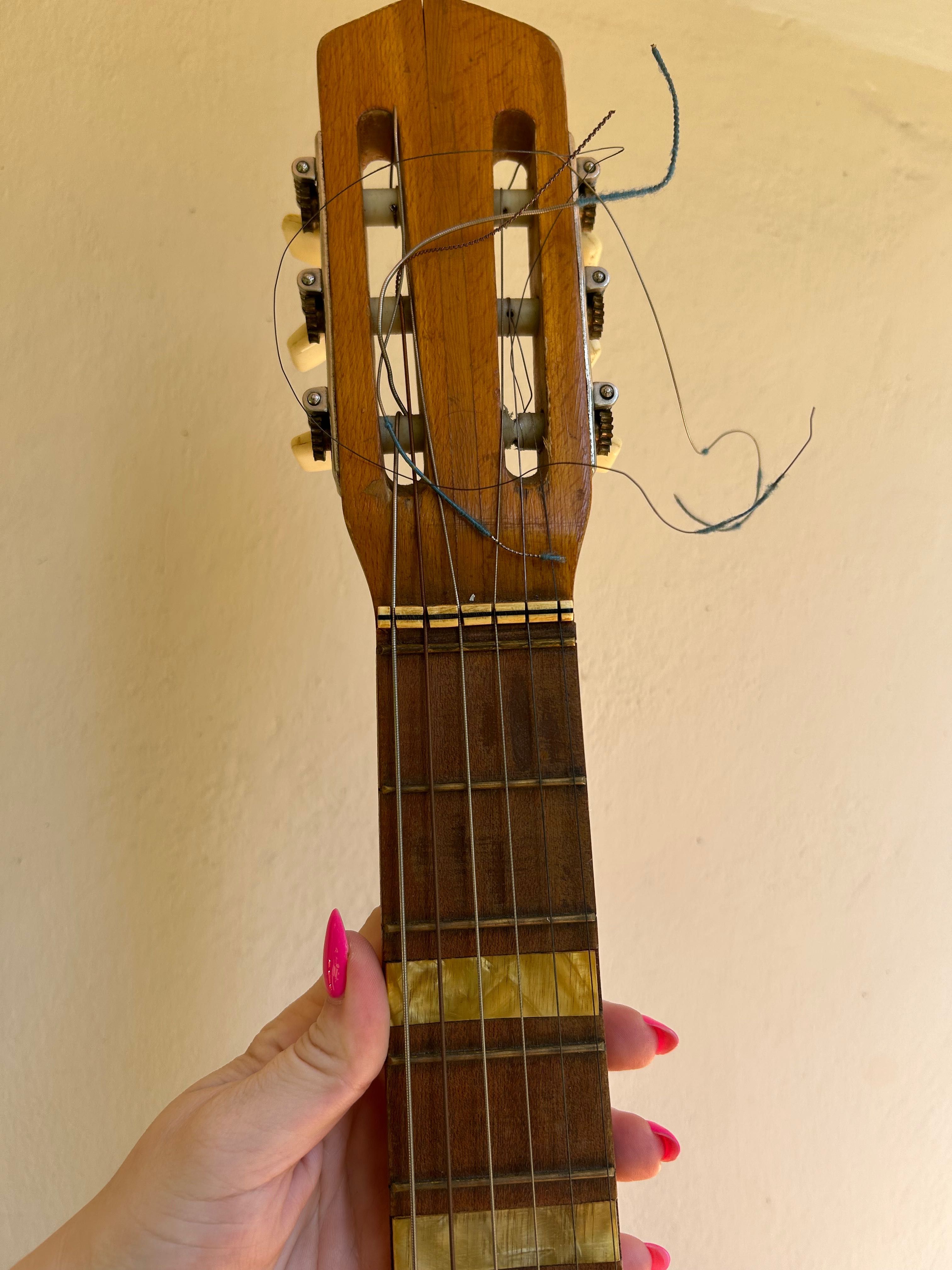 Gitara akustyczna lata 70