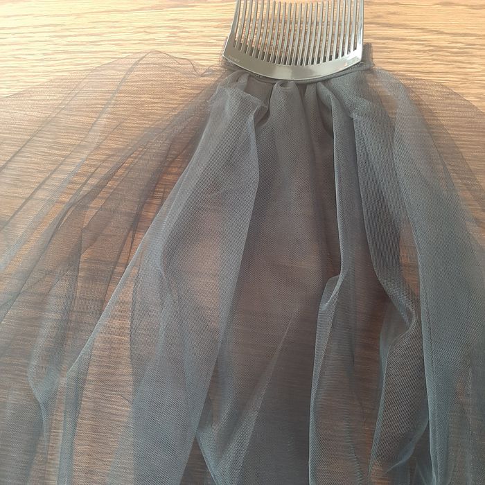 Czarny welon z koronką. Nowy.