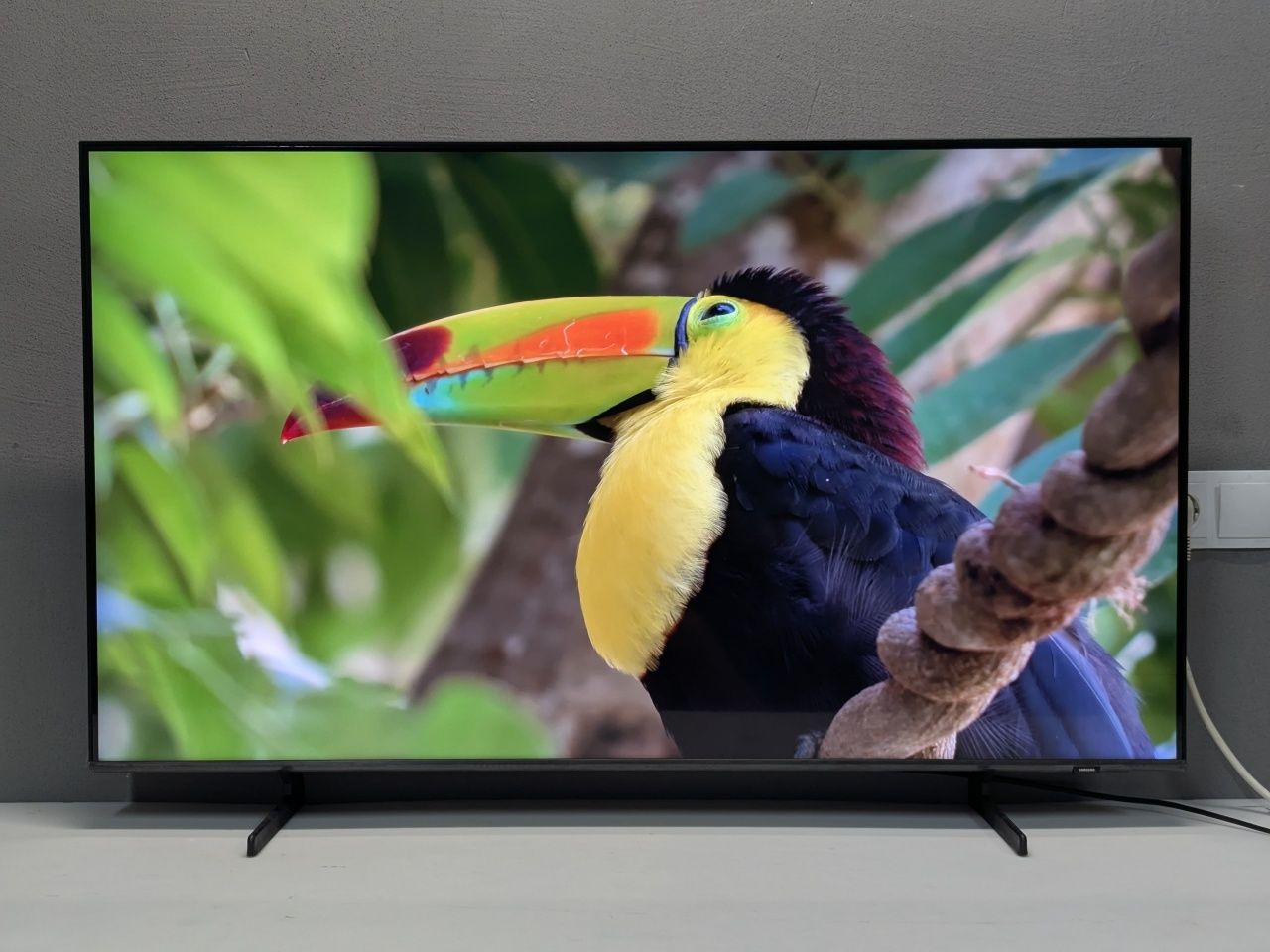 QLED телевізор 50 дюймів Samsung GQ50Q60B 4K UltraHD SmartTV / 2023 /