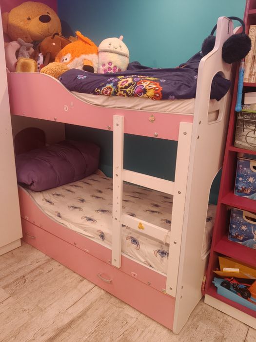 Łóżko piętrowe dla dzieci domek